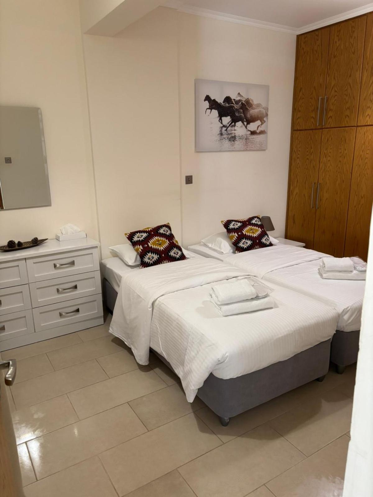 2 Bedroom Apartment, Zygos Centre Block D - By Imh Travel & Tours Paphos ภายนอก รูปภาพ