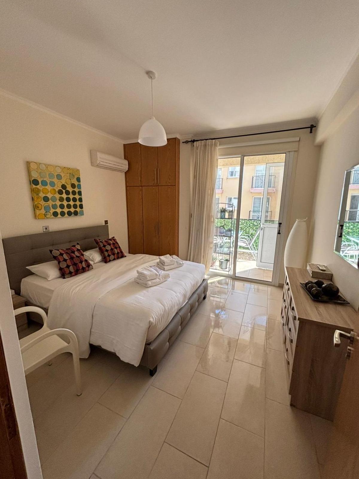 2 Bedroom Apartment, Zygos Centre Block D - By Imh Travel & Tours Paphos ภายนอก รูปภาพ